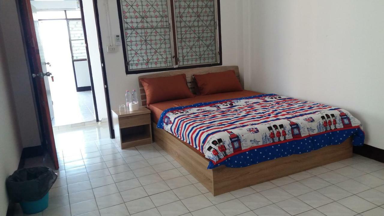 Natcha Place Thammasat Rangsit Банкок Екстериор снимка
