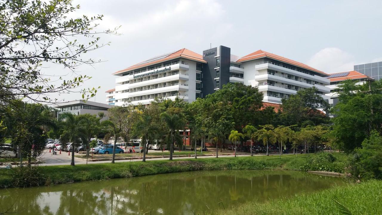 Natcha Place Thammasat Rangsit Банкок Екстериор снимка